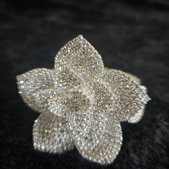Dazzling Silver Floral Bracelet - Picture 1 of 16